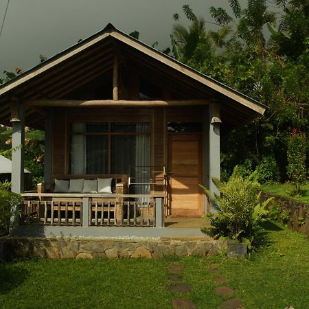 The Geckos Homestay Келимуту Екстериор снимка