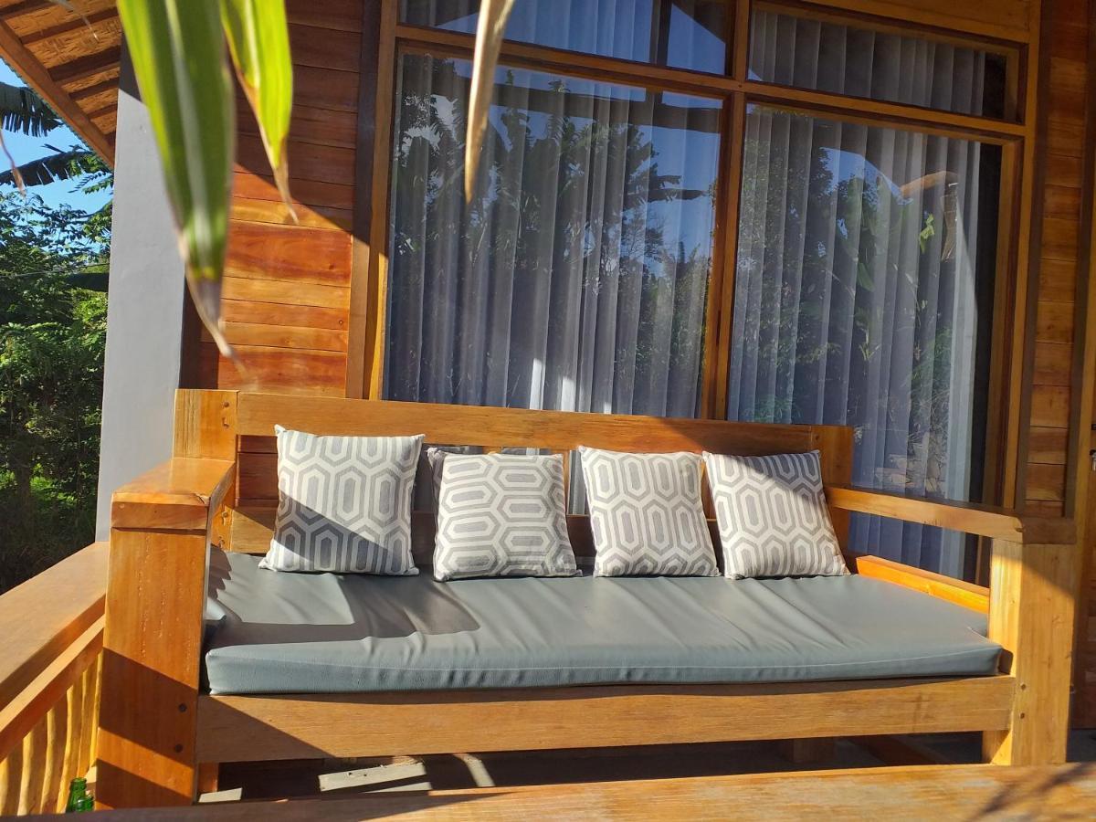 The Geckos Homestay Келимуту Екстериор снимка