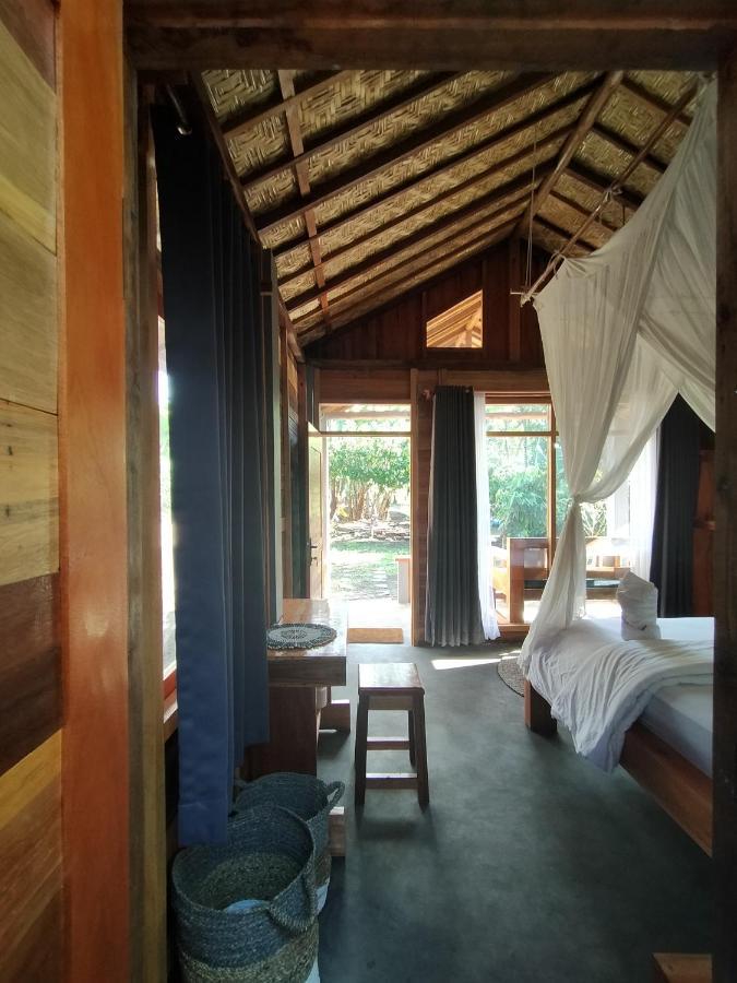 The Geckos Homestay Келимуту Екстериор снимка
