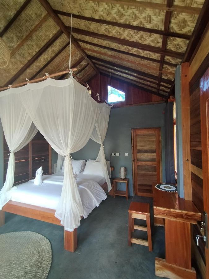The Geckos Homestay Келимуту Екстериор снимка