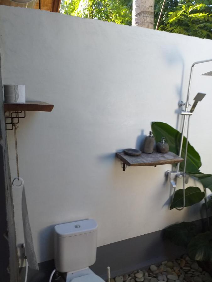 The Geckos Homestay Келимуту Екстериор снимка