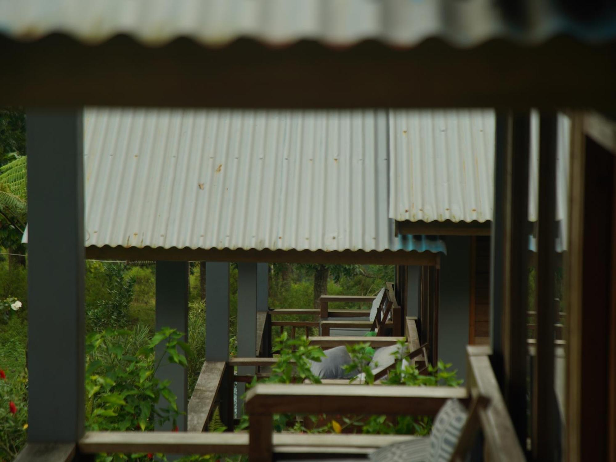 The Geckos Homestay Келимуту Стая снимка